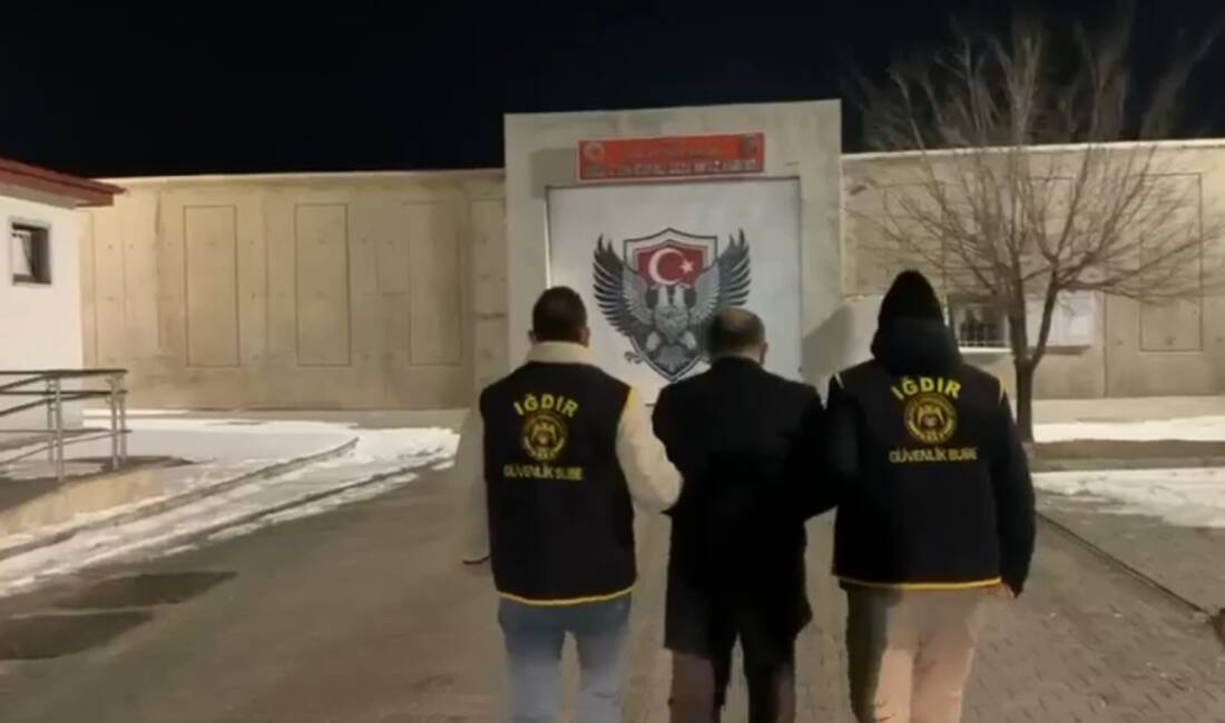 Iğdır'da izinsiz yürüyüş düzenleyen DEM Parti Iğdır İl Başkanı Deniz