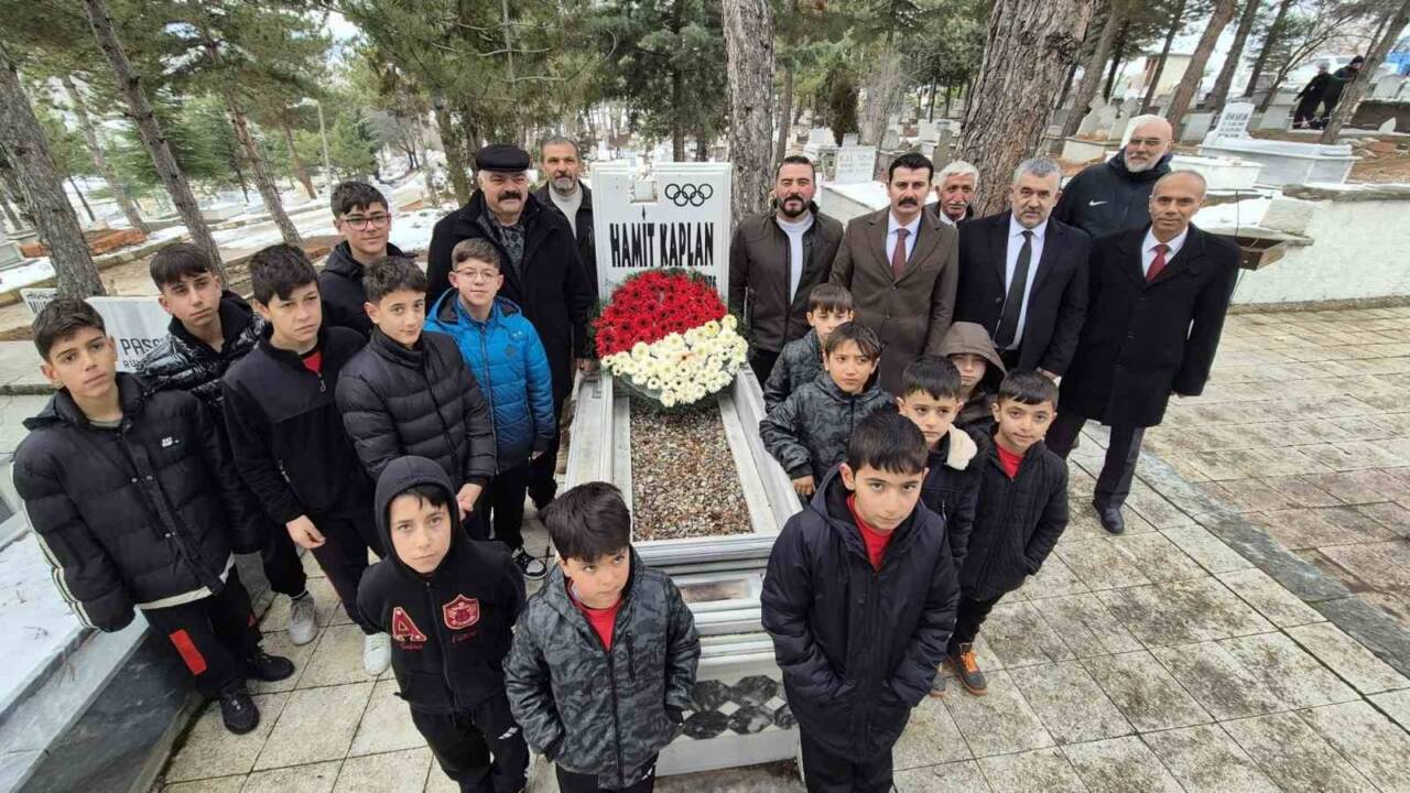 Dünya ve Olimpiyat Şampiyonu güreşçi Hamit Kaplan, vefatının 50. yılında
