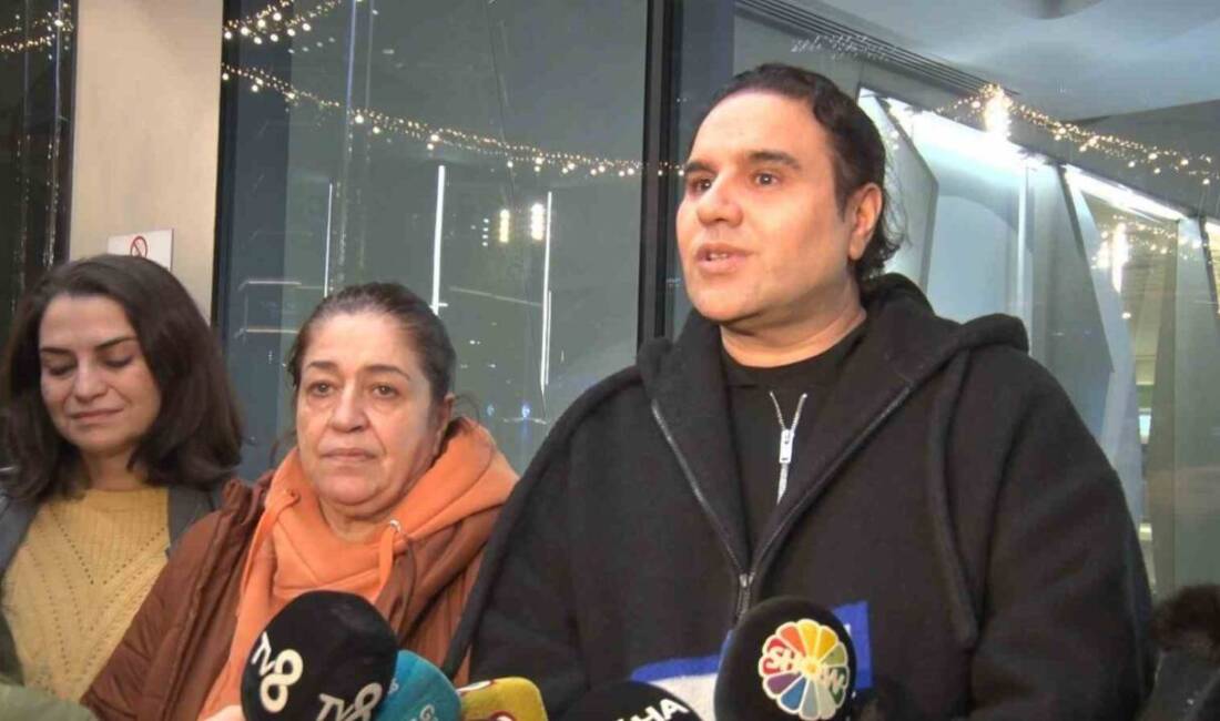 İstanbul'da fenalaşıp hastaneye kaldırılan şarkıcı Fatih Ürek hayatını kaybetti. Sanatçı