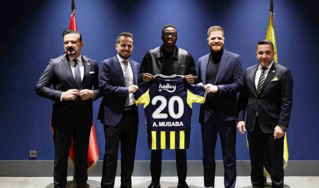 Fenerbahçe, Hollandalı kanat oyuncusu Anthony Musaba ile 4.5 yıllık sözleşme