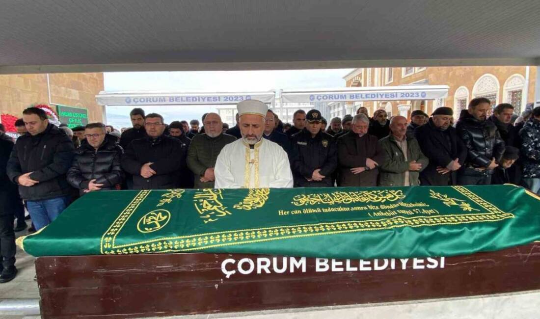 Gazeteci Cüneyt Özdemir’in annesi Hamiyet Özdemir, vefatının ardından Çorum’da düzenlenen