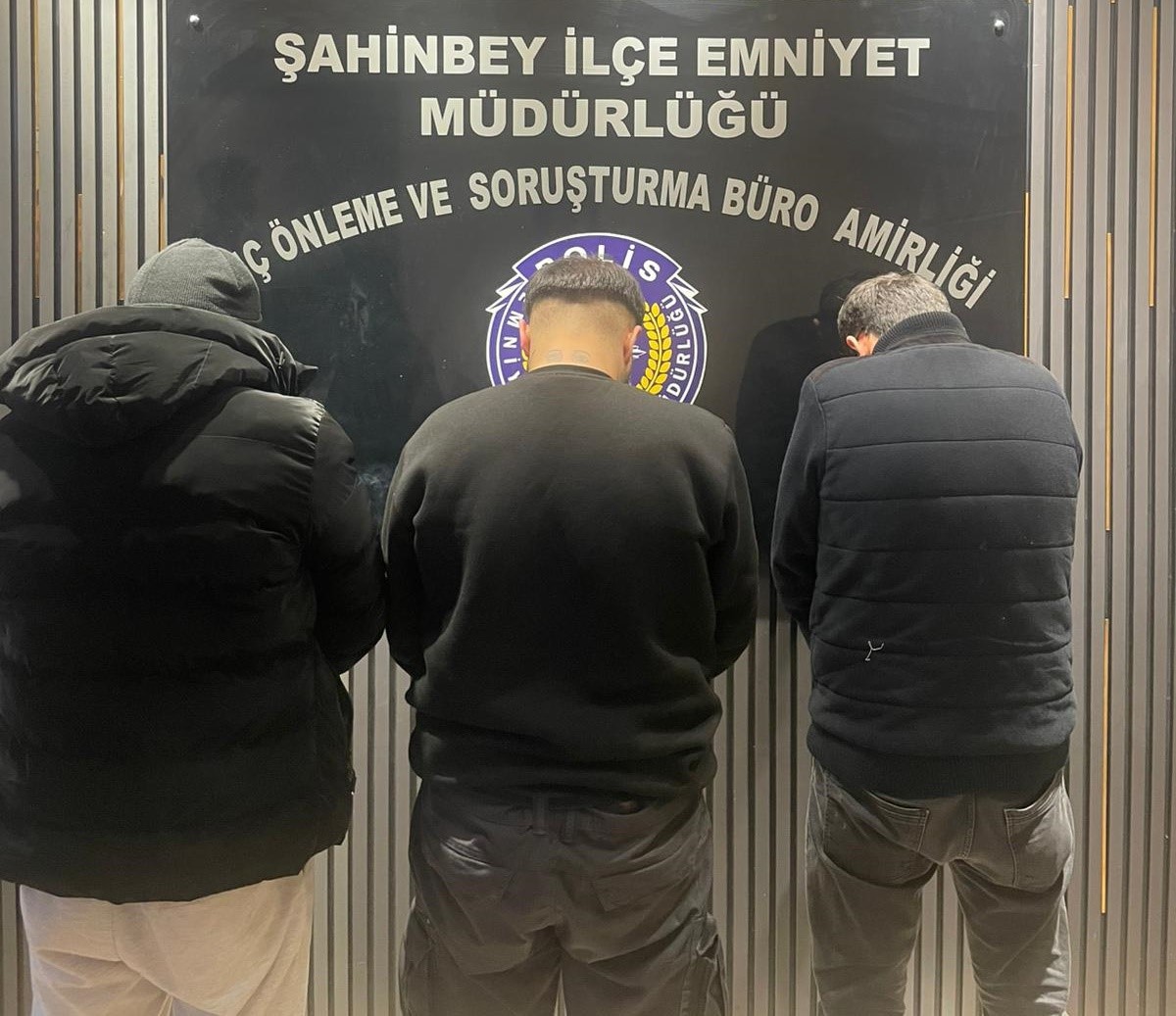 Gaziantep'te gerçekleştirilen operasyonda, 126,72 gram uyuşturucu madde, 1 ruhsatsız tüfek