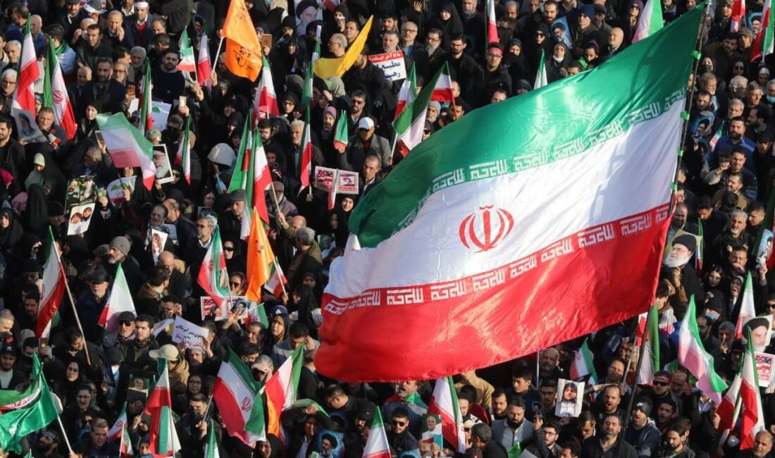 İran dini lideri Ali Hamaney, ülkedeki rejim yanlısı protestoları ABD'ye