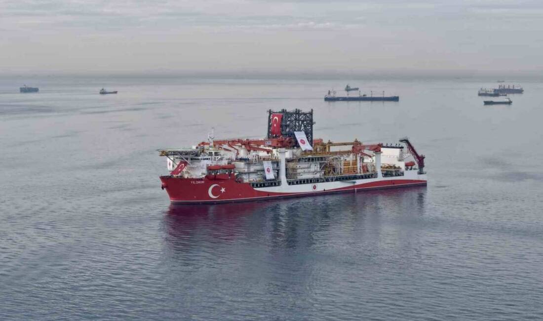 Türkiye’nin enerji kabiliyetlerini artırmak için İstanbul Boğazı'ndan geçen 'Yıldırım' sondaj