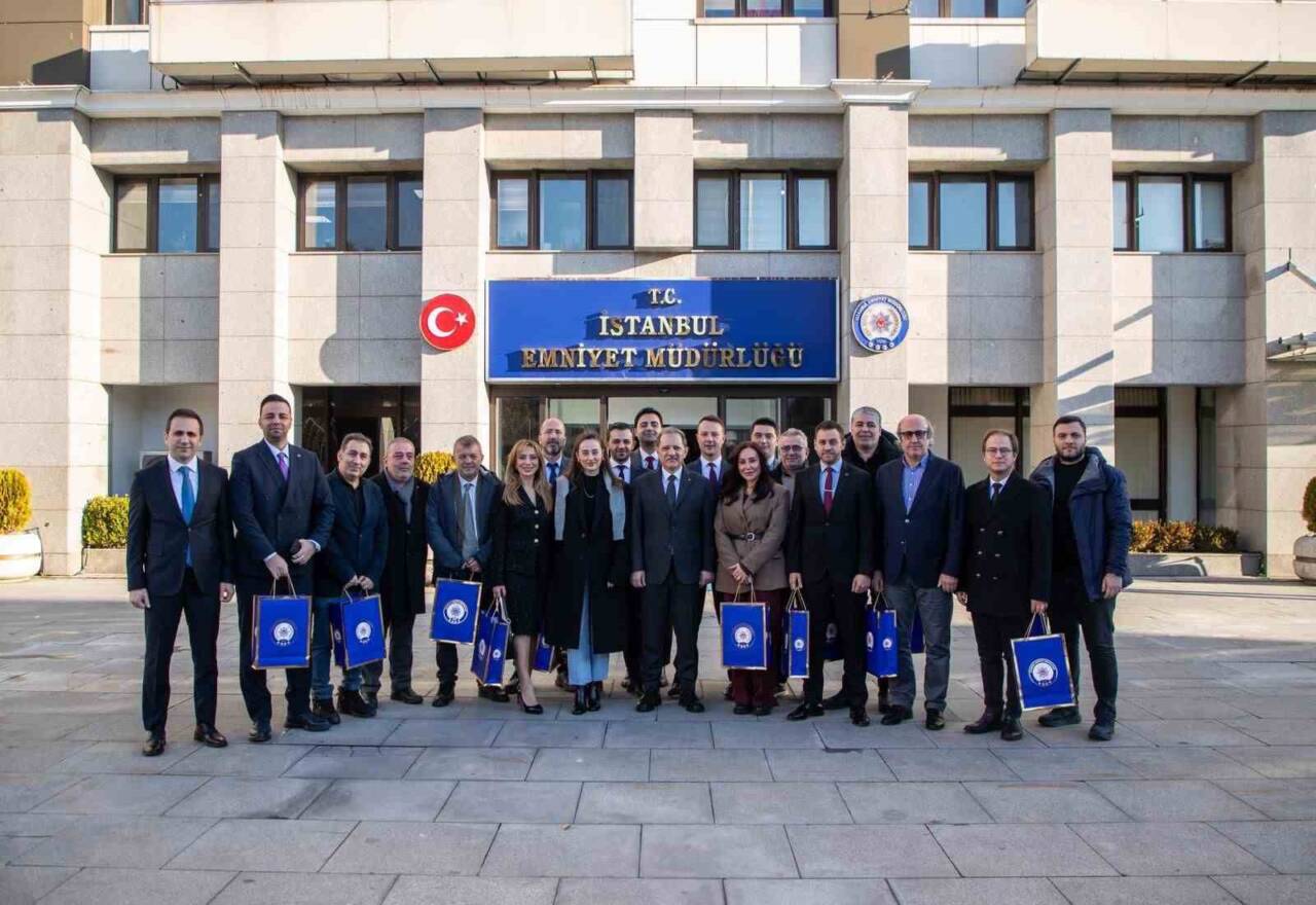 İstanbul İl Emniyet Müdürü Selami Yıldız, 10 Ocak Çalışan Gazeteciler