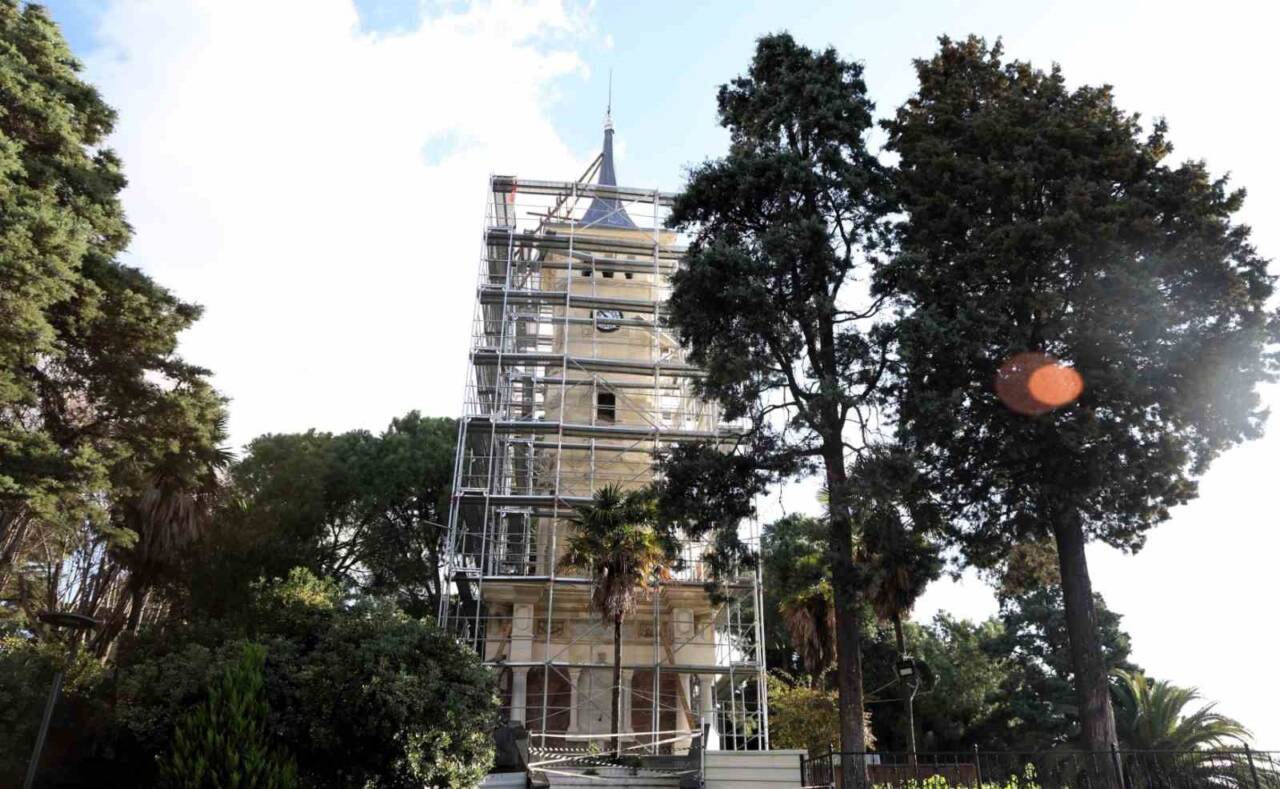 İzmit'teki tarihi saat kulesi, Kocaeli Büyükşehir Belediyesi tarafından aslına uygun
