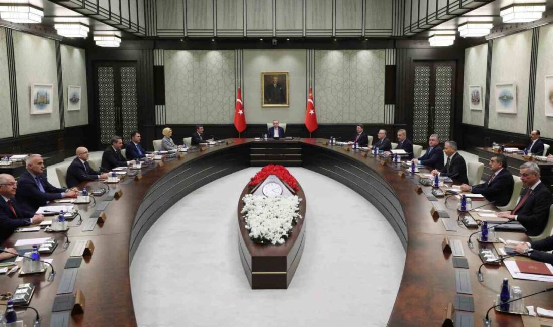 Cumhurbaşkanı Recep Tayyip Erdoğan, Beştepe'de Kabine Toplantısı’nı başlattı. Toplantıda ülke