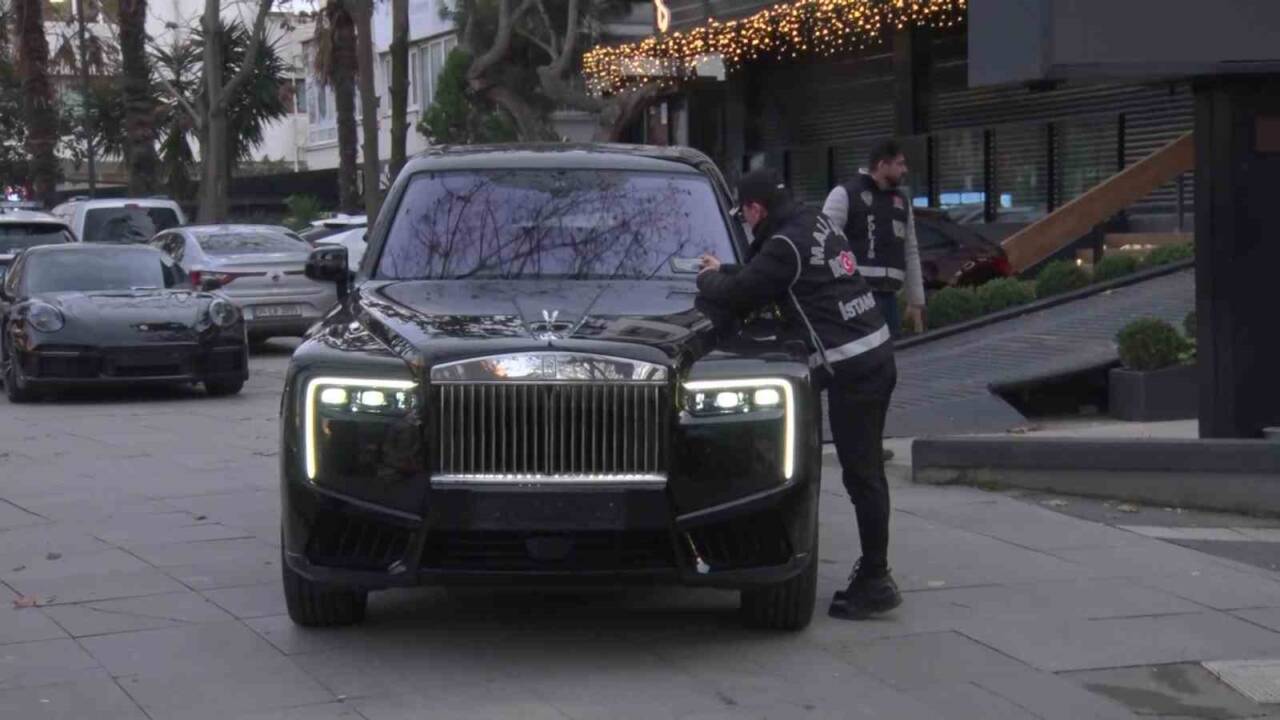 İstanbul'un Kadıköy ilçesinde bulunan S CLASS lüks otomobil galerisine, Mali