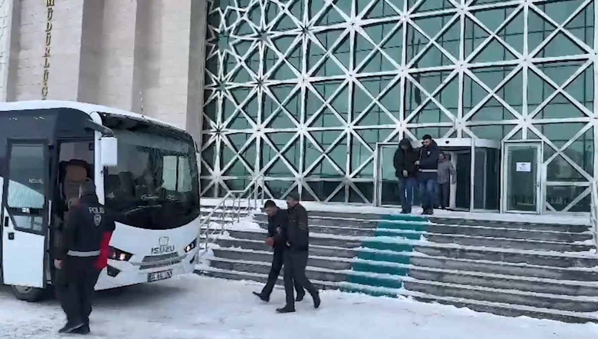 Kars İl Emniyet Müdürlüğü, düzenlediği fuhuş operasyonunda 20 şüpheliyi gözaltına