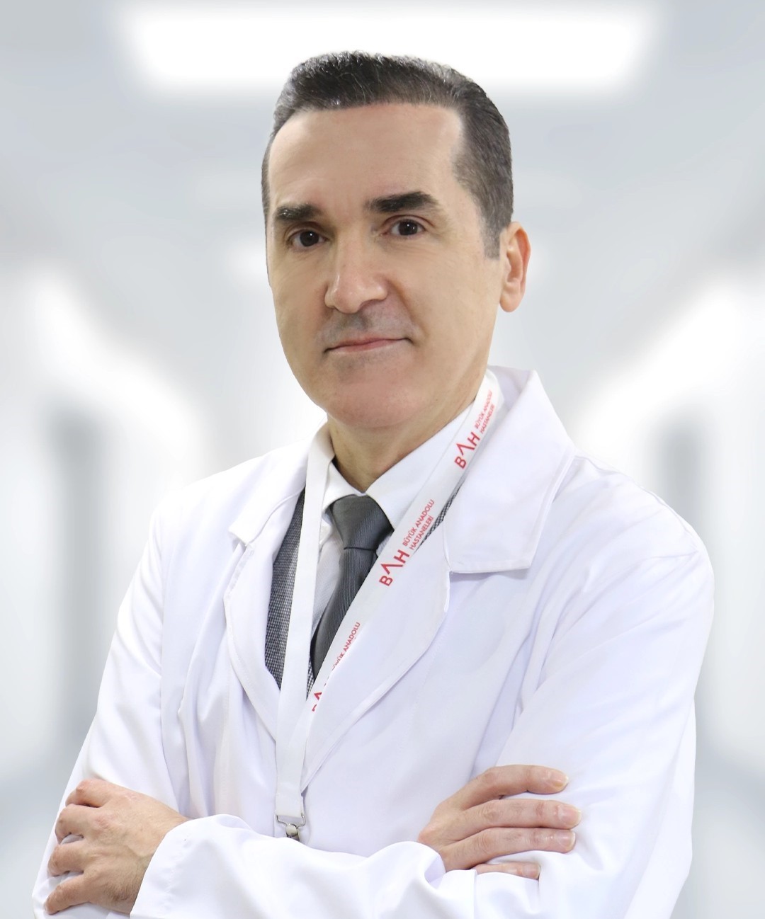 Opr. Dr. Levent A. Kazak, kasık bölgesinde şişlik ve ağrı