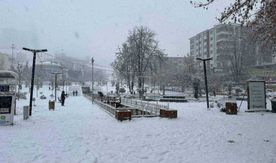 Malatya Valisi Seddar Yavuz, yoğun kar yağışı nedeniyle 9 Ocak