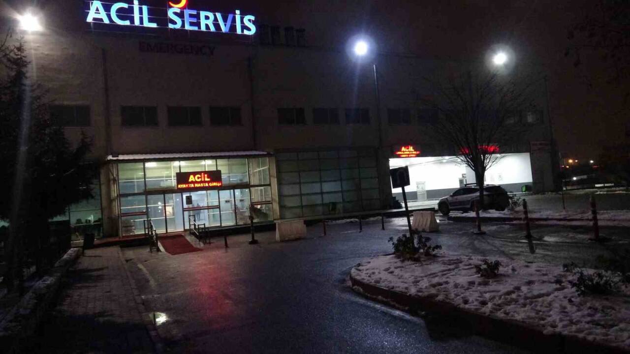 Malatya'nın Battalgazi ilçesindeki bir düğün salonunda düzenlenen nişan töreninde karbonmonoksit