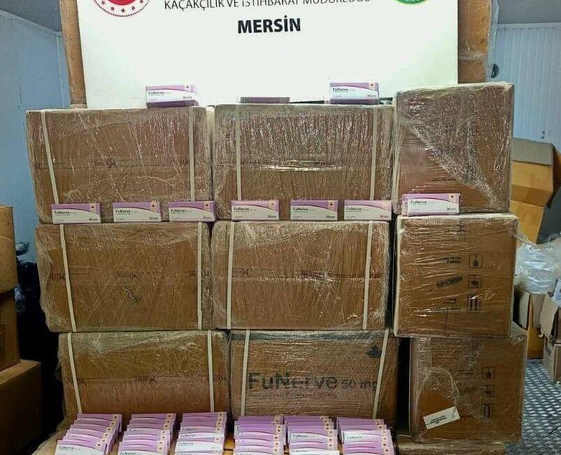 Mersin'de gümrük muafaza ekipleri, yurtdışından gelen ve yeniden ihraç edilmek