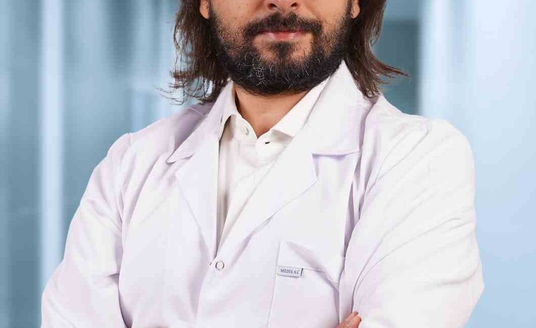 Kadın Hastalıkları ve Doğum Uzmanı Op. Dr. Şakir Volkan Erdoğan,