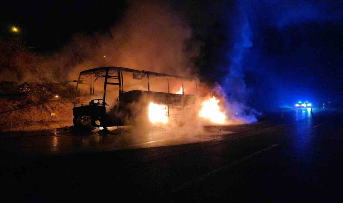 Adana'nın Pozantı ilçesinde Ali Osman Ulusoy firmasına ait bir otobüs,