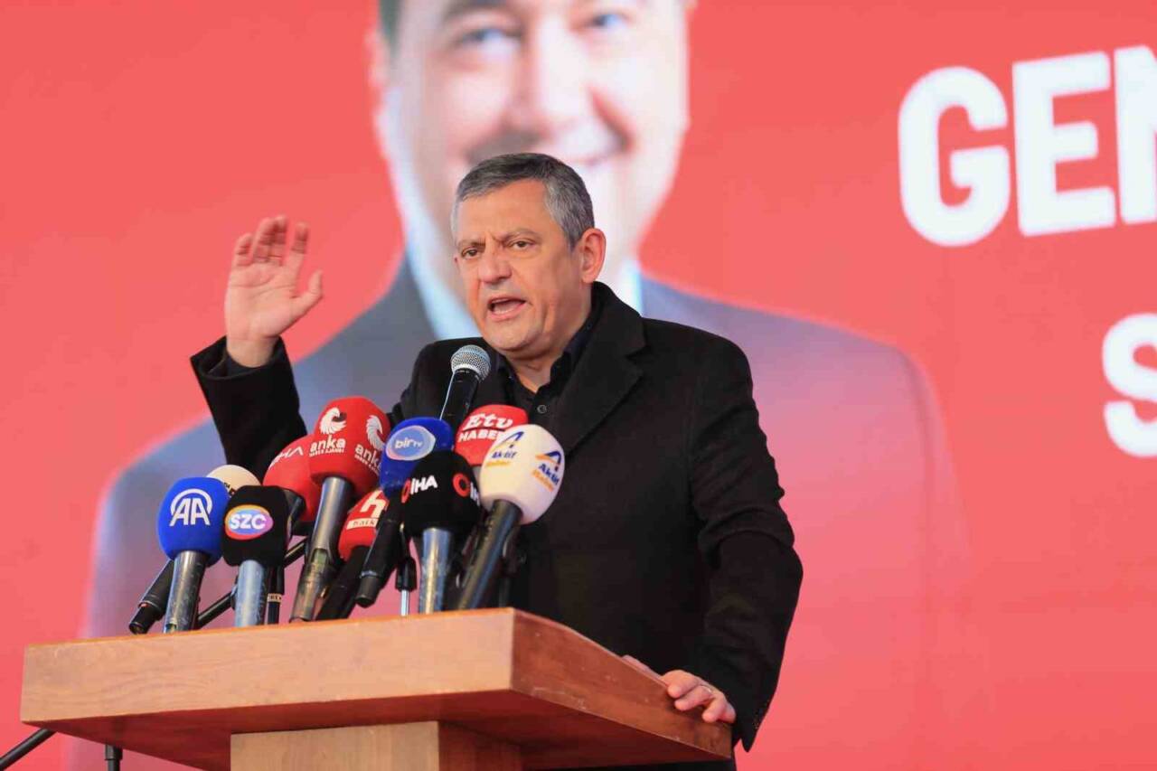 Cumhuriyet Halk Partisi (CHP) Genel Başkanı Özgür Özel, Manisa'nın Saruhanlı