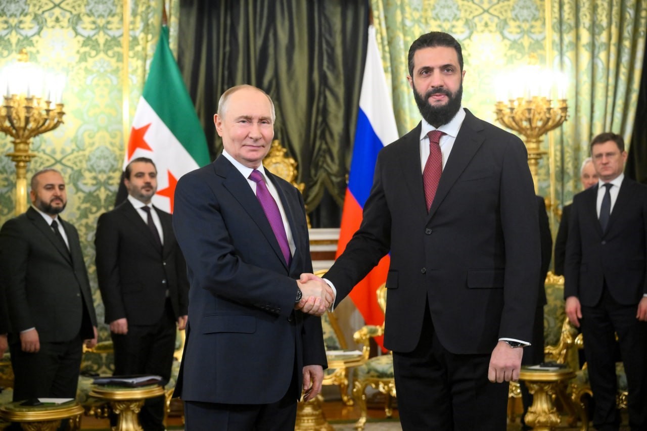 Suriye Devlet Başkanı Ahmed eş-Şara, Moskova'da Vladimir Putin ile görüştü.