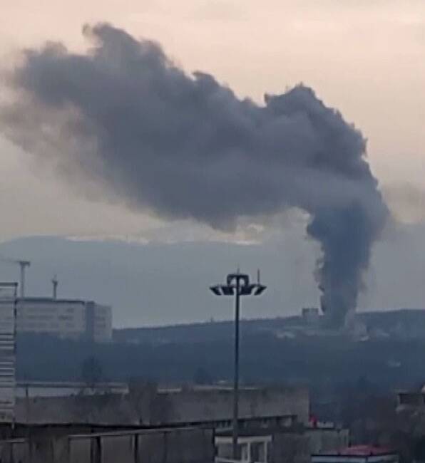 Sakarya'nın Adapazarı ilçesindeki şehir hastanesi inşaatında çıkan yangına, erken ihbar