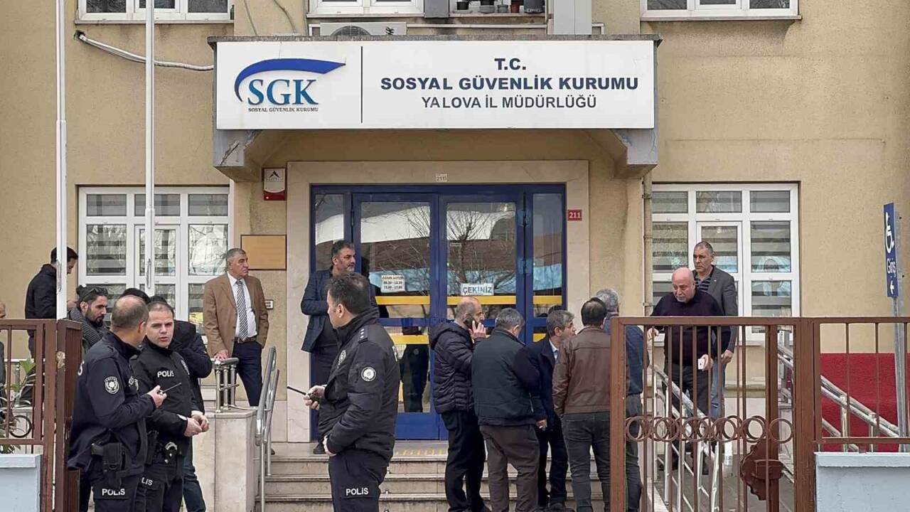 Yalova SGK İl Müdürlüğü'nde H.H. adlı kişi, icra konusunu görüşmek