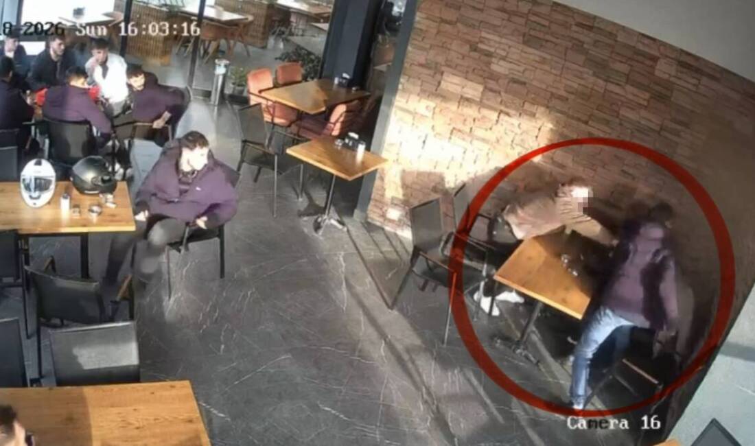 Samsun'un İlkadım ilçesinde 16 yaşındaki E.K., bir fırının pastanesinde oturan