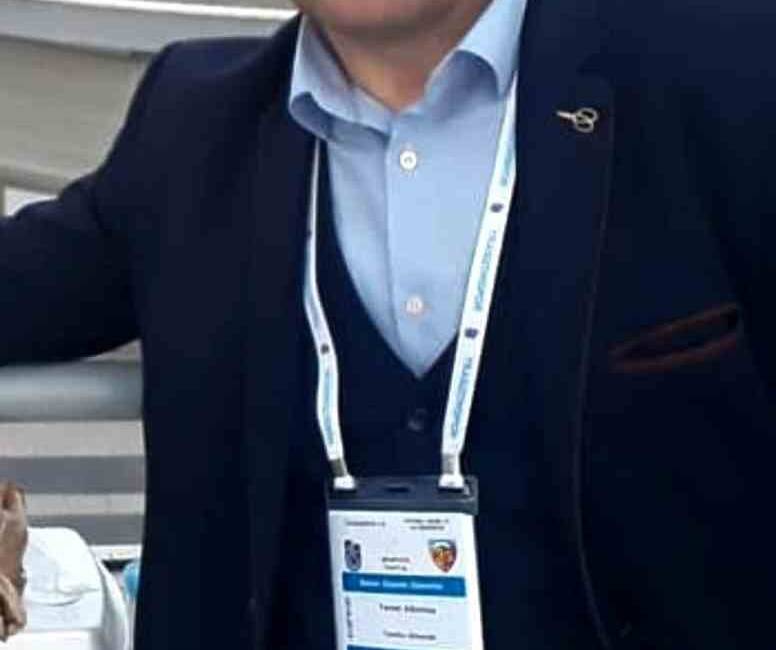 Trabzon'un Ortahisar ilçesinde özel bir estetik merkezinde saç ekimi yaptıran