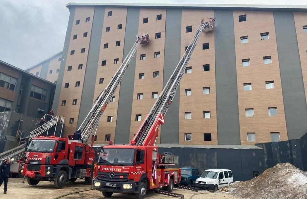 Bursa Uludağ'daki yangında milli kayakçı Berkin Usta ve ailesinin hayatını