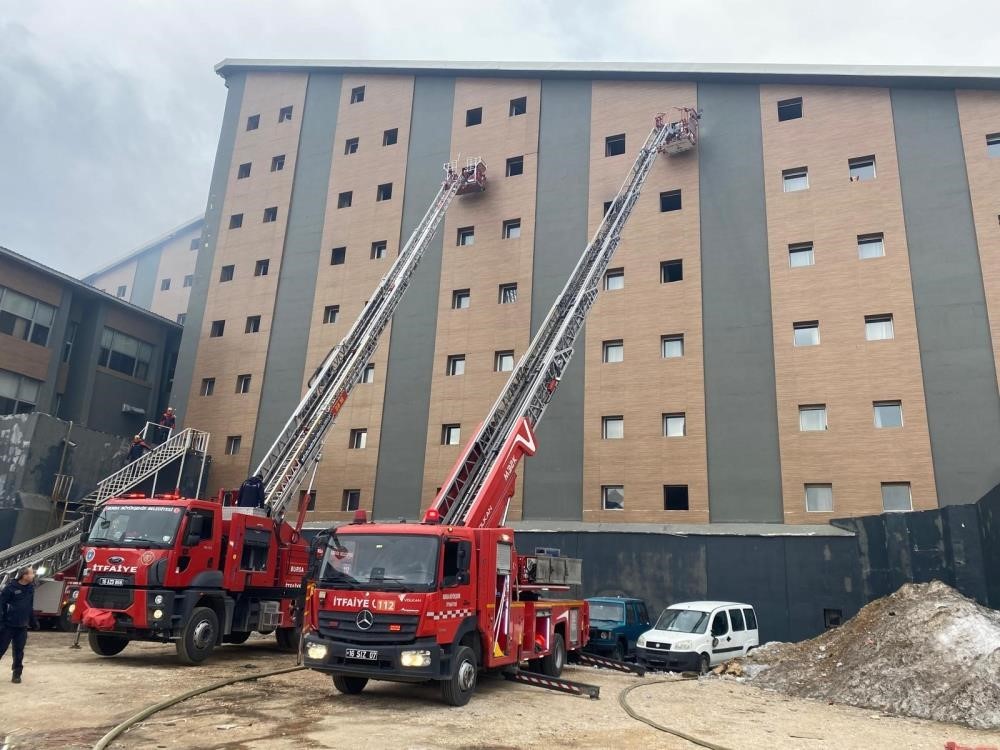 Bursa Uludağ'daki yangında milli kayakçı Berkin Usta ve ailesinin hayatını