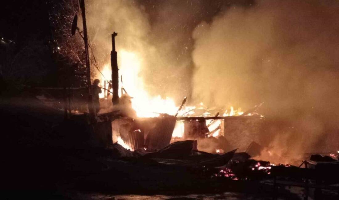 Ordu'nun Ünye ilçesinde 67 yaşındaki Selahattin Ç., bunalım sonucu evini