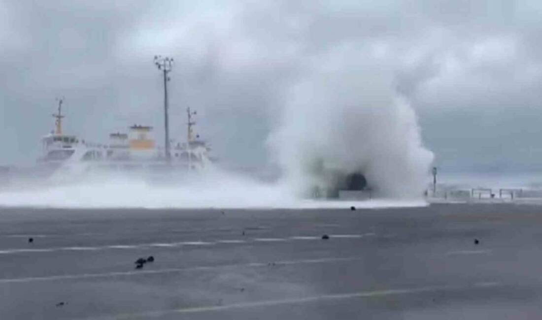 Yalova'da dün meydana gelen fırtına, deniz seferlerini etkileyerek bölgedeki feribot