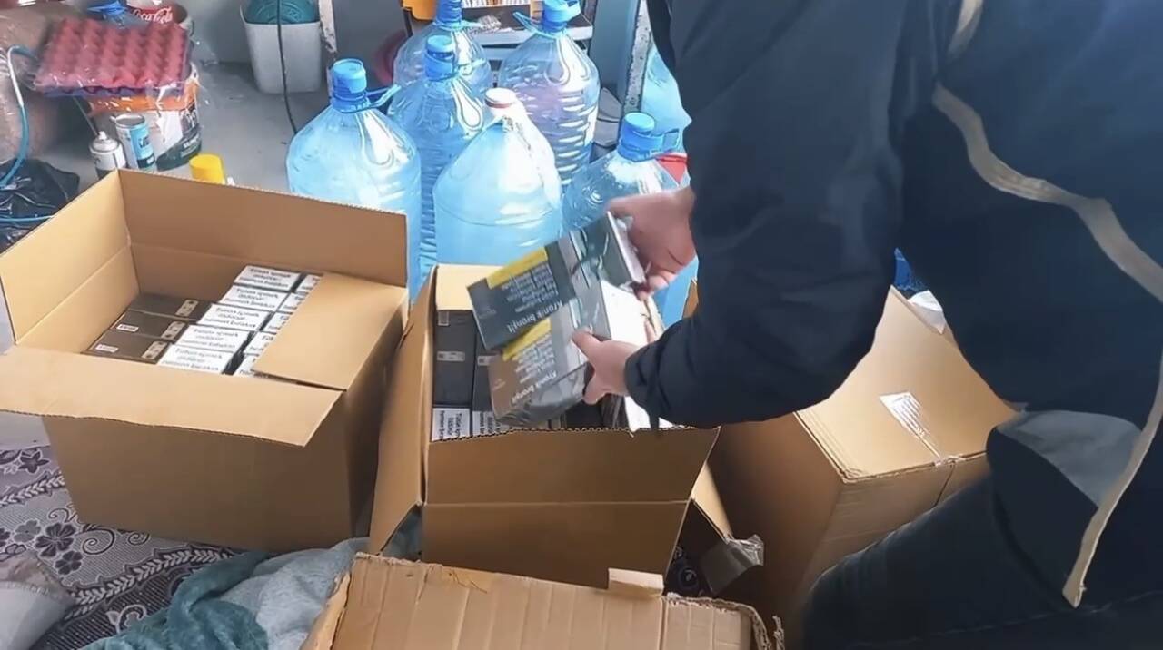 Ağrı'da düzenlenen kaçakçılık operasyonu kapsamında; 36 bin 800 boş makaron,