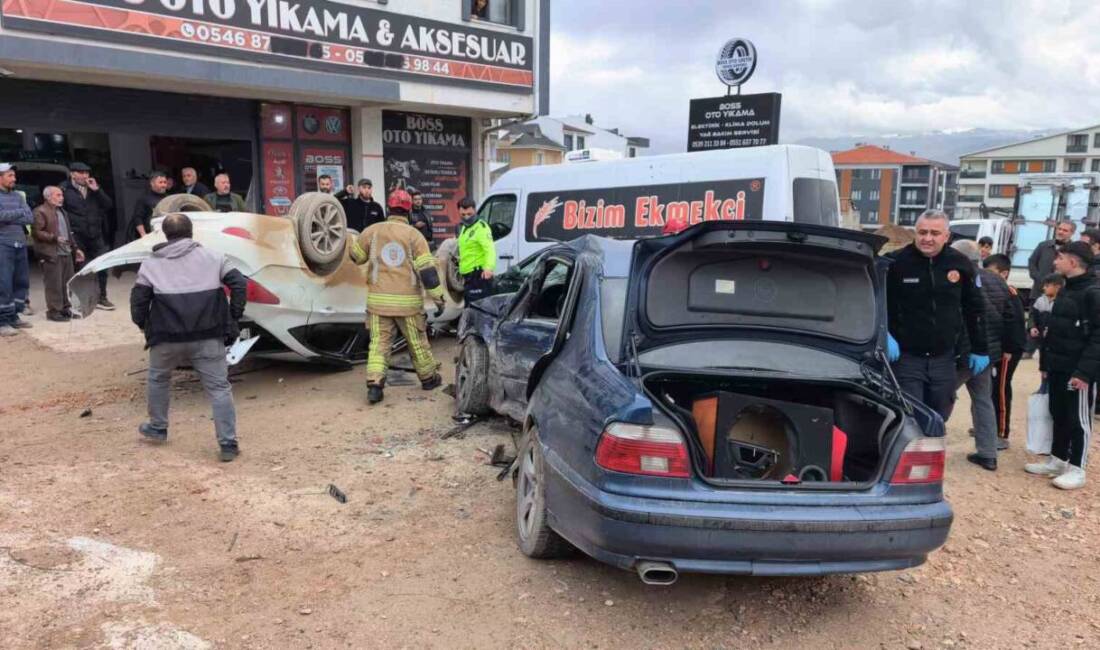 Bursa'nın İnegöl ilçesinde, 14 yaşındaki A.B. ehliyetsiz sürücünün kontrolündeki araç,