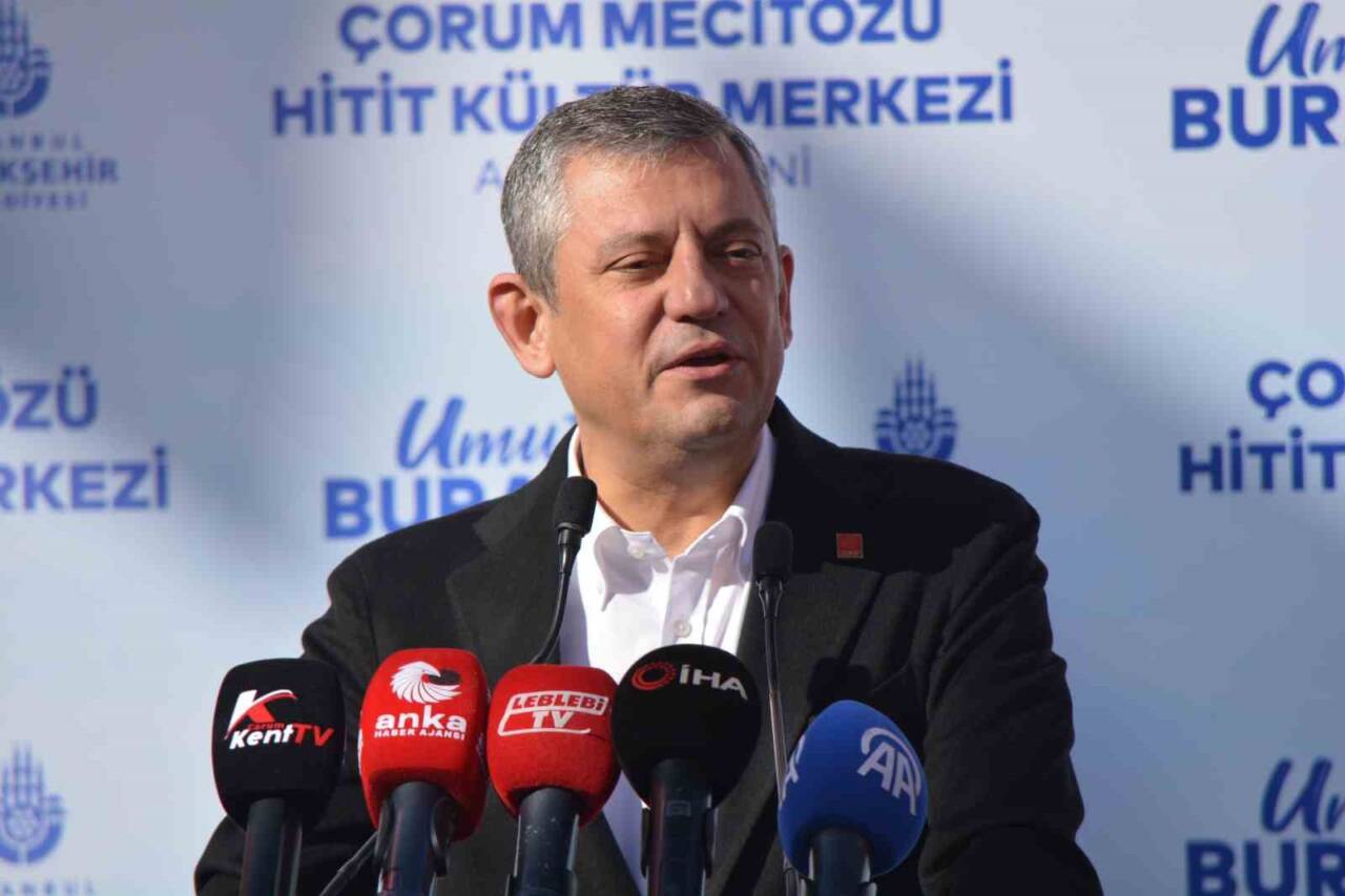 CHP Genel Başkanı Özgür Özel, Çorum’un Mecitözü ilçesinde yaptığı konuşmada,