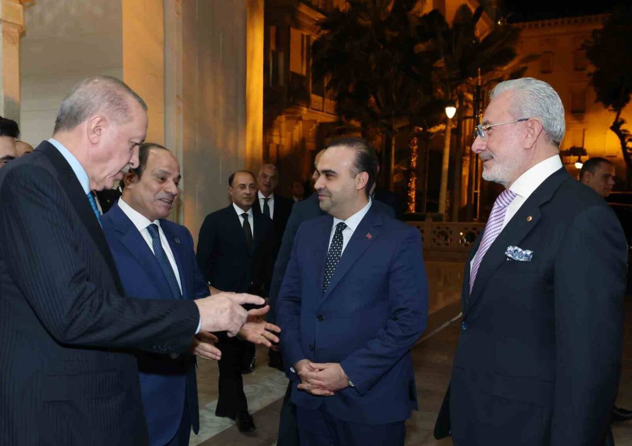 Cumhurbaşkanı Recep Tayyip Erdoğan, Mısır'da gerçekleştirdiği resmi ziyaret sırasında Cumhurbaşkanı