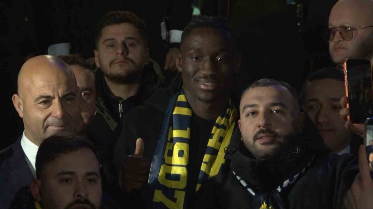 Fenerbahçe, genç forvet Sidiki Cherif ile anlaşma sağladı ve futbolcuyu