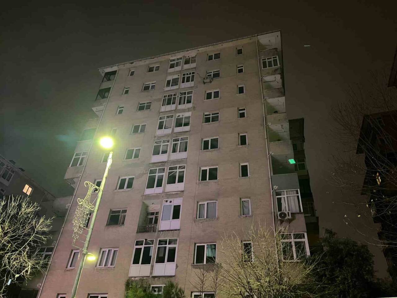 İstanbul Küçükçekmece'de, 6 Şubat'ta yapılan incelemelerle 10 katlı bir bina
