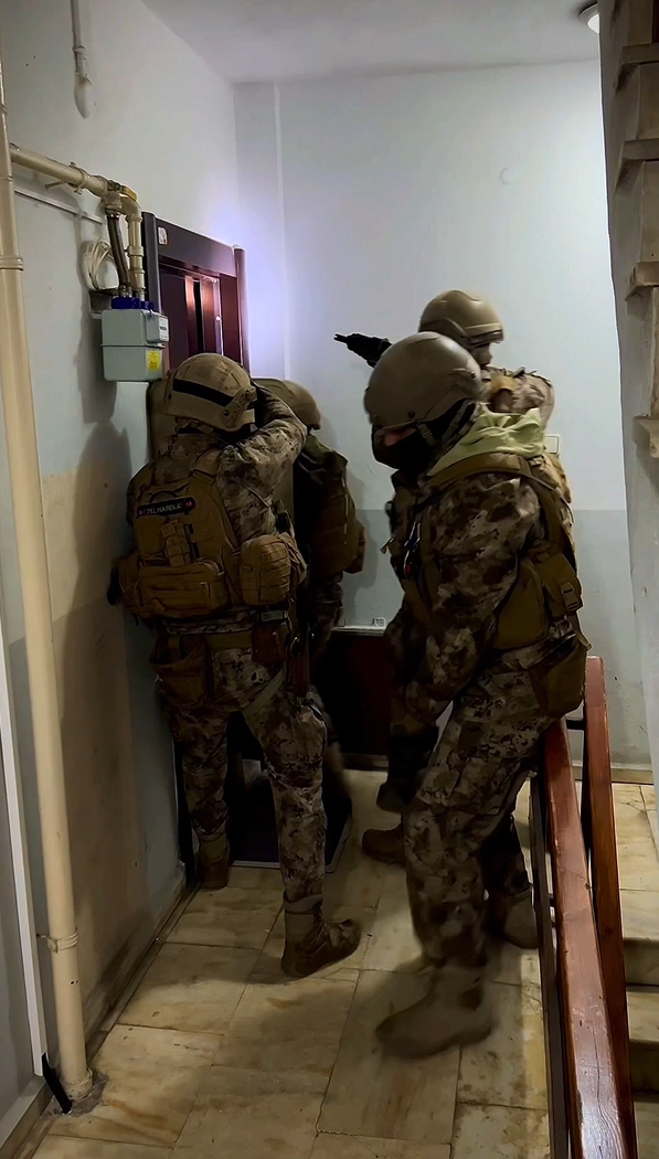 Yalova'da DEAŞ terör örgütüne yönelik düzenlenen operasyonda üç yabancı uyruklu