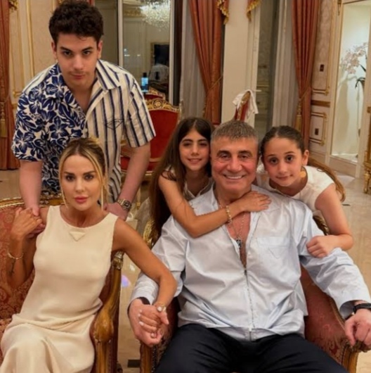 Feza Tuba Hatem Sedat Peker 'i ve ailesini sevmeyen yok