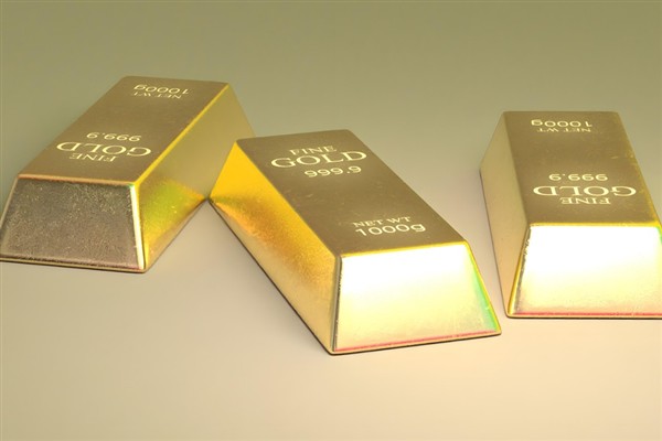 Ons altın, jeopolitik riskler ve dolar-faiz-enflasyon üçlüsünün etkisi altında dalgalanırken,