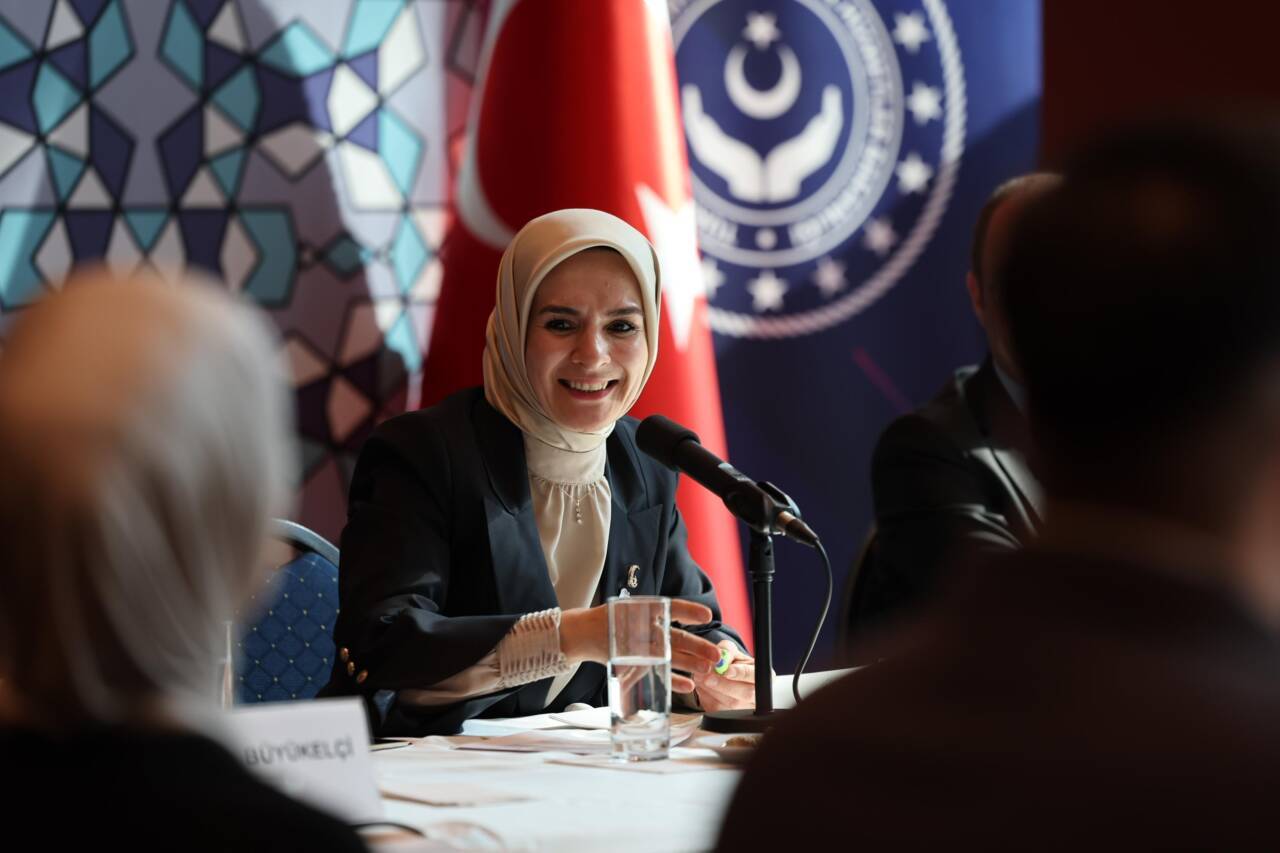 Aile ve Sosyal Hizmetler Bakanı Göktaş, eski milletvekili Halil Aydoğan'ın