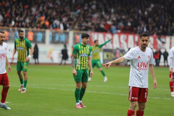 Batman Petrolspor, TFF 2. Lig Beyaz Grup'ta sahasında konuk ekibi