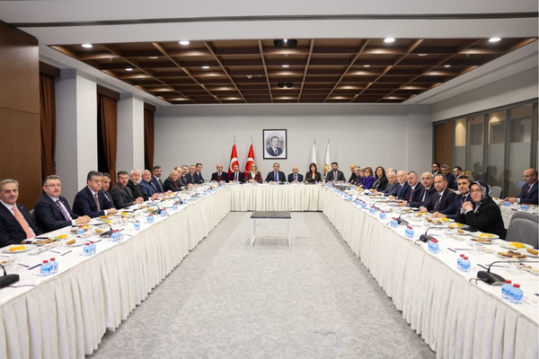 Kayseri Belediye Başkanı Büyükkılıç, Ankara'da yapılan toplantıda 2024 Avrupa Spor