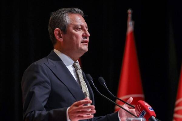 CHP Genel Başkanı Özgür Özel, İstanbul Çalışma Ofisi'nde Dijital Dünya