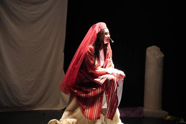 Çorlu Belediyesi tarafından düzenlenen Okullar Arası Tiyatro Yarışması başladı. Mehmet