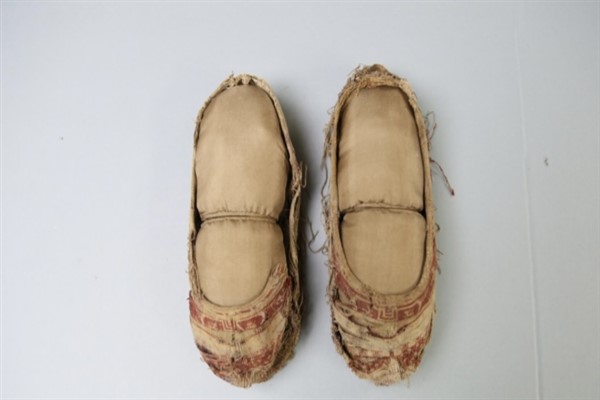 Doğu Han Hanedanlığı döneminden kalma 22,5 cm uzunluğundaki ve "Feng"