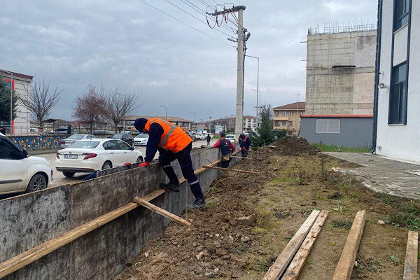 Düzce Belediyesi, kentsel gelişim ve modern ulaşım odaklı saha operasyonlarına