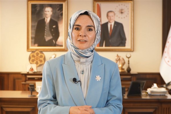 Aile ve Sosyal Hizmetler Bakanı Mahinur Özdemir Göktaş, Türk Kızılay