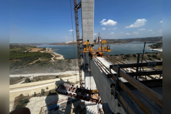 Hareket, inovatif çözümleriyle iş güvenliği ve mühendislik alanında öne çıkıyor.