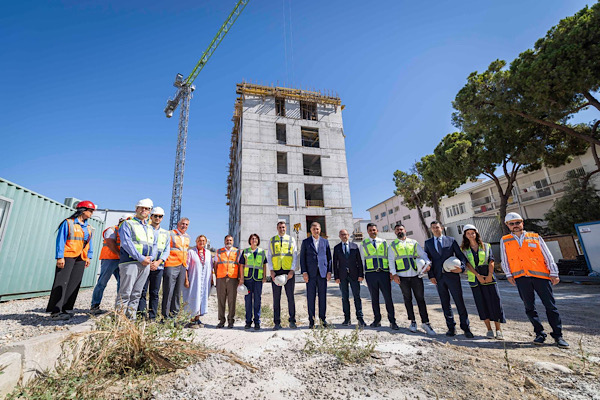 İzmir'deki kent çalışmaları kapsamında Göl Gazinosu, Mogambo, Zeytinlik Hizmet Binası