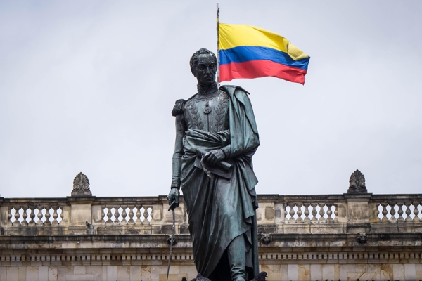 Kolombiya'da meydana gelen uçak kazasında 69 asker ve polis hayatını