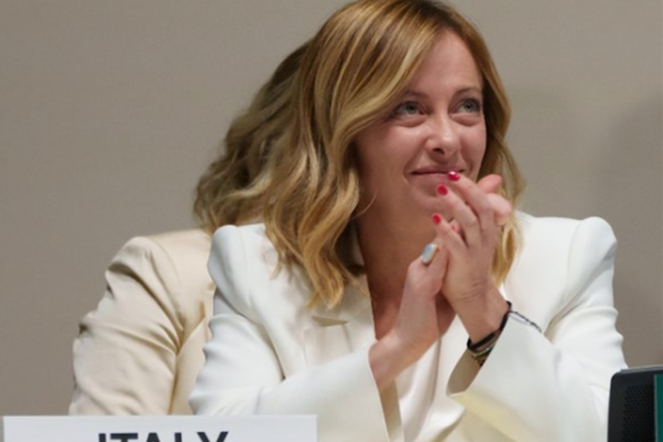 İtalya Başbakanı Meloni, Parlamento'nun yeni geri gönderme kurallarını desteklediğini belirterek